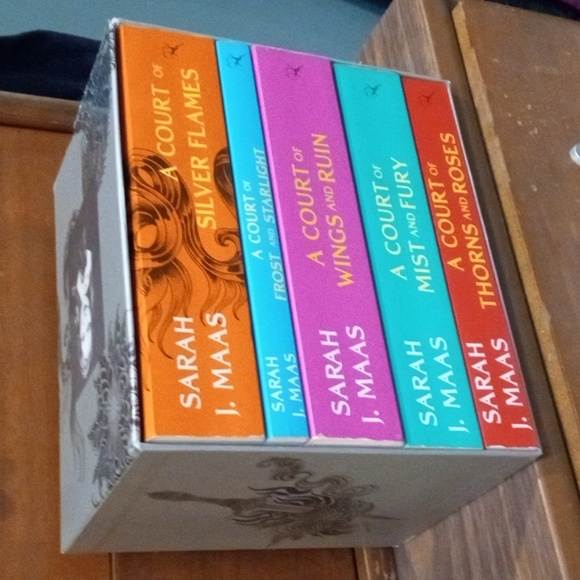 ACOTAR Box Set - Picture 10 of 10